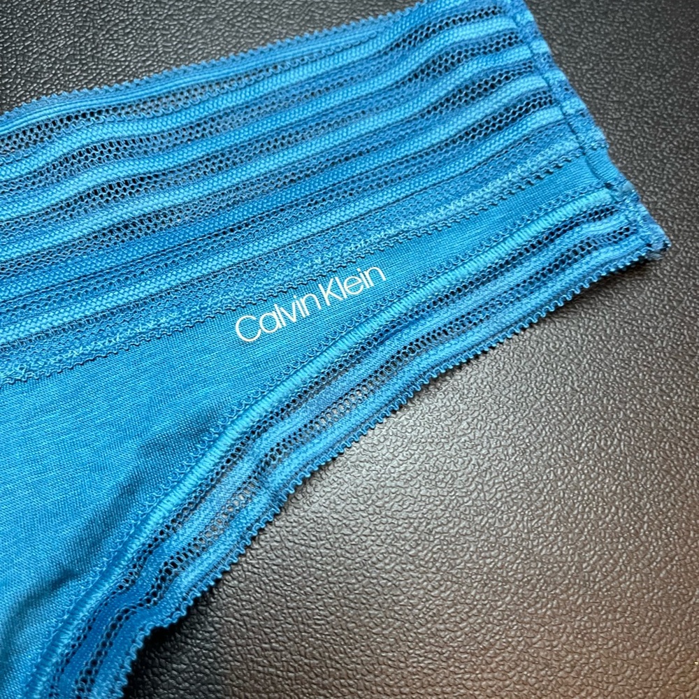 Calvin Klein Thong Panty - Picture 3 of 4